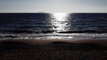 Καμίνι σήμερα η Κρήτη-Γέμισαν οι παραλίες