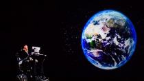 Στίβεν Χώκινγκ: Κινδυνεύει με αφανισμό η ανθρωπότητα - 100 χρόνια διορία να βρει νέο πλανήτη