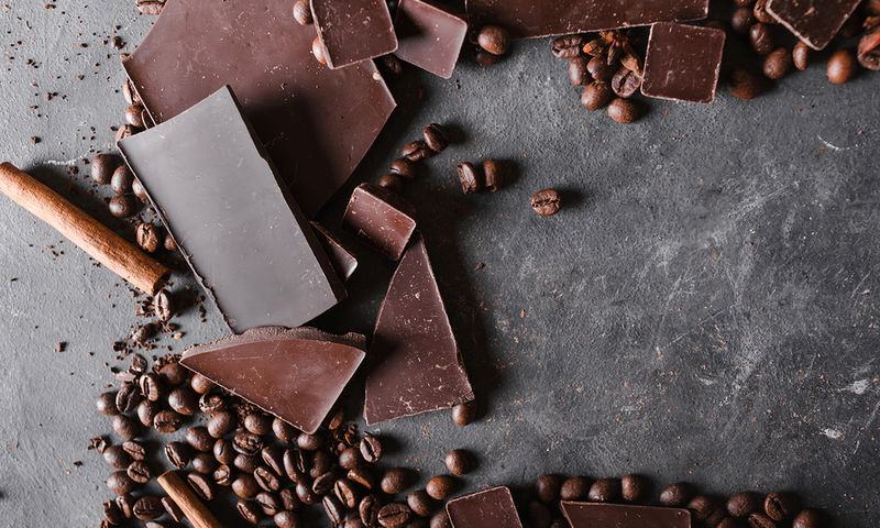 Μαύρη σοκολάτα: Οι αντιγηραντικές της ιδιότητες για τον εγκέφαλο