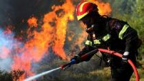 Ελλάδα: Μεγάλη φωτιά στην Πεντέλη-Καίγονται σπίτια στο Ντραφι