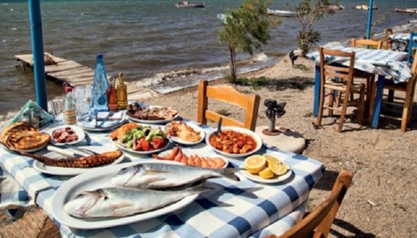 Daily Mail :Ζευγάρι Βρετανών τζαμπατζήδων εφευγαν απο εστιατόρια στην Κρήτη χωρις να πληρώσουν