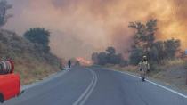 Μαίνεται η φωτιά στο Ρέθυμνο-Δύσκολη αναμένεται η νύχτα για κατοίκους και πυροσβέστες