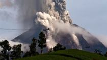 Ινδονησία: Έκλεισε το αεροδρόμιο στο Μπαλί λόγω ηφαιστειακών εκρήξεων σε γειτονικό νησί
