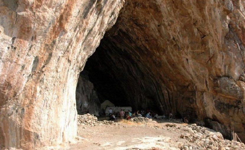 Μεσαρά: Τι κρύβει το Σπήλαιο Αγίου Αντώνη, σε έναν τόπο...μαγικό