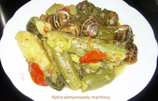 Κολοκυθάκια με πατάτες και χοχλιούς