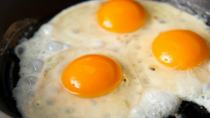 Tα αυγά για πρωινό ακονίζουν τον εγκέφαλο