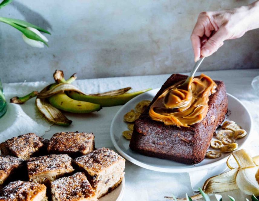 Κέικ με φρούτα και λαχανικά: 17 συνταγές, από μηλόπιτα και carrot cake μέχρι μπανανόψωμο