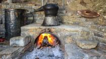 Θέμα mesaralive.gr: «Παίρνουν φωτιά» τα ρακοκάζανα στη Μεσαρά