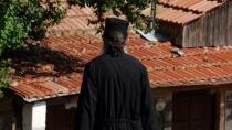 «Την είχα σαν παιδί μου» λέει ο ιερέας που κατηγορείται για κακοποίηση 12χρονης