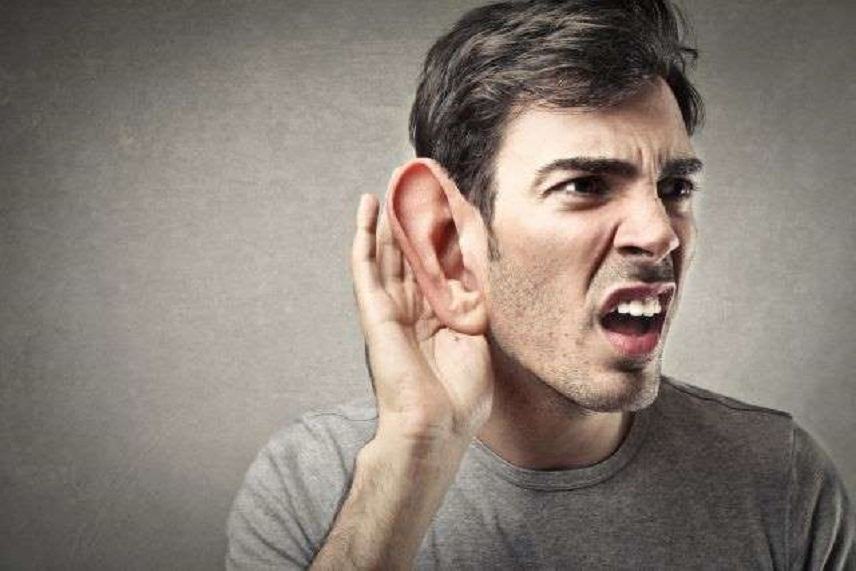 Το ξέρατε ότι ακούμε καλύτερα από το δεξί αυτί; Γιατί όμως;