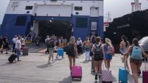 Δεκαπενταύγουστος: Πάνω από 26.000 επιβάτες ταξιδεύουν σε Κυκλάδες, Κρήτη κι άλλα νησιά