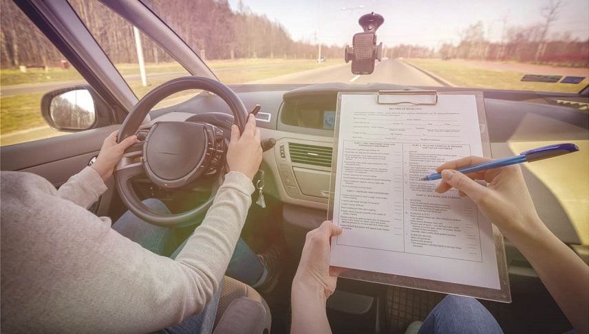 Δίπλωμα οδήγησης: Εξετάσεις στα 17 με κάμερες στα οχήματα