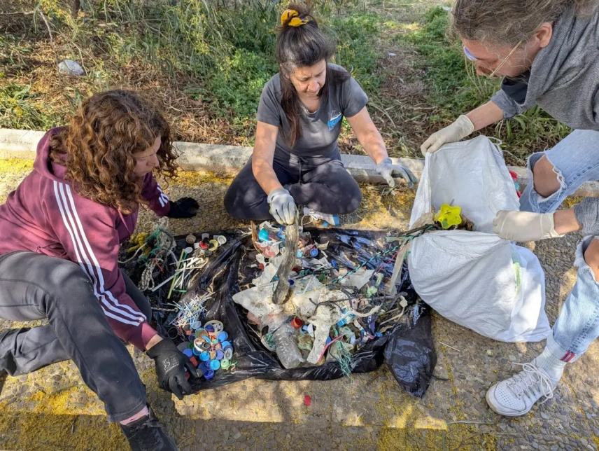 Έρευνα ΕΛΚΕΘΕ: τα σκουπίδια στις θάλασσες της Κρήτης μαρτυρούν την ανθρώπινη δραστηριότητα