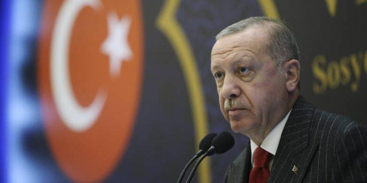 Ερντογάν κατά ΗΠΑ: «Το θέμα των S-400 έληξε -Δεν θα υπαναχωρήσουμε»