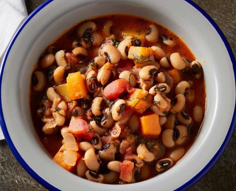 Φασολάδα με μαυρομάτικα και μάραθο