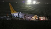 Σοκαριστικές εικόνες από αεροπλάνο που κόπηκε στα τρία