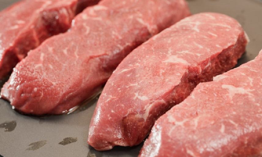 Κρέας: Κίνδυνος για βακτήρια κατά την απόψυξη – Τι να προσέχετε (ΒΙΝΤΕΟ)