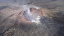 Έπεσε μέσα σε ένα από τα πιο ενεργά ηφαίστεια του πλανήτη - Και επέζησε