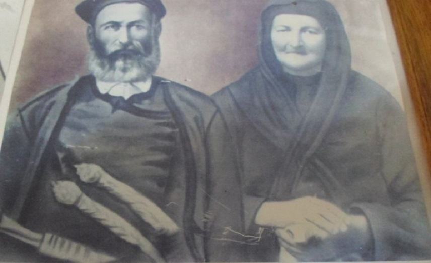 Γέννημα θρέμμα του Ζαρού ήταν ο Καπετάν Δημήτρης Τσικριτσής, (Ζαρός 1839-Αρχάνες 1897).