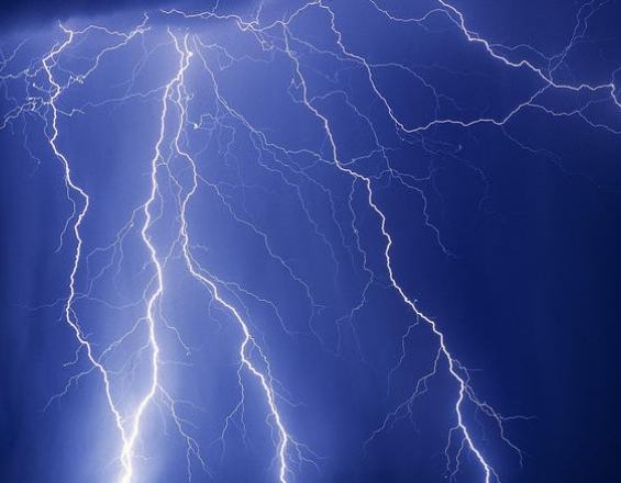 Πάνω από 3.600 κεραυνοί σε μια μέρα!