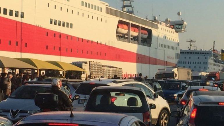 Έλεγχοι ασφαλείας σε επιβάτες και οχήματα που ταξιδεύουν για Κρήτη