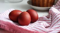 Οδηγίες και μυστικά για τα πιο κόκκινα αυγά