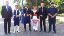«Άρωμα» Μεσαράς στις επετειακές εκδηλώσεις για τη Μάχη της Κρήτης στη Λάρισα