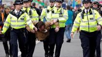 Εκατοντάδες συλλήψεις στο Λονδίνο