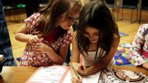 Η υπερβολική χρήση της τεχνολογίας επηρεάζει το γράψιμο των παιδιών