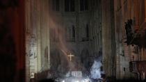 Παναγία των Παρισίων: Οι πρώτες εικόνες καταστροφής από το εσωτερικό του ναού