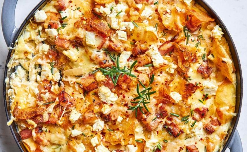 Πατάτες dauphinoise με τρία ελληνικά τυριά και σύγλινο