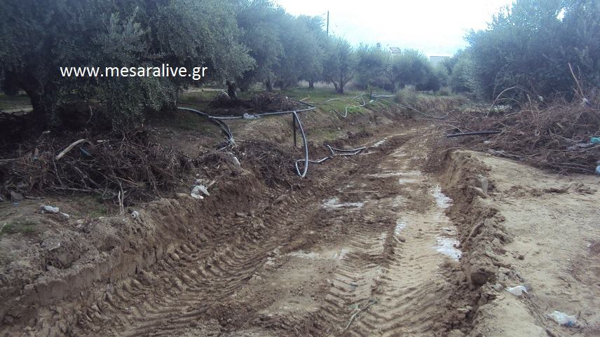 Καθαρισμοί ρεμάτων με μηχανήματα του Δήμου