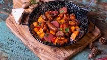 15 συνταγές με λουκάνικα για μερακλίδικα γιορτινά τραπέζια