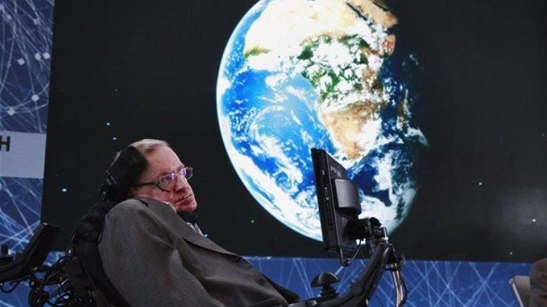 Έφυγε από τη ζωή ο διάσημος αστροφυσικός Στίβεν Χόκινγκ