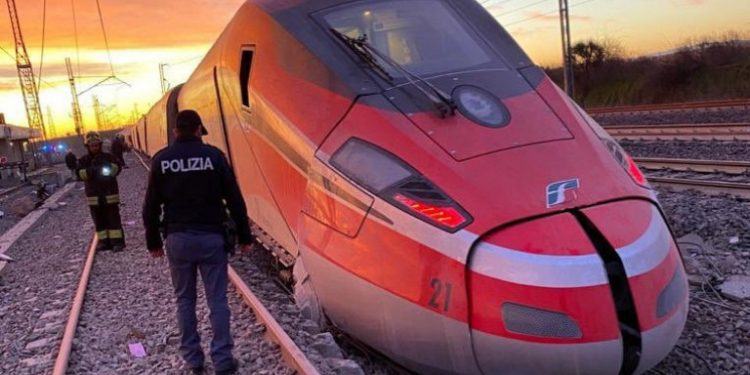 Ιταλία: Τρένο εκτροχιάστηκε κοντά στο Μιλάνο