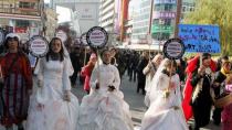 «Παντρέψου τον βιαστή σου»: Οργή στην Τουρκία για το αναχρονιστικό νομοσχέδιο