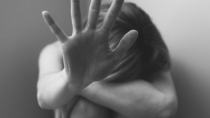 Τετραπλασιάστηκαν τον Απρίλιο τα κρούσματα ενδοοικογενειακής βίας