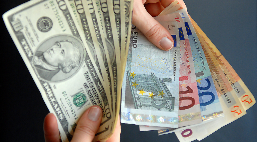 «Βουτιά» του ευρώ έναντι του δολαρίου - Αρνητικό ρεκόρ 11ετίας